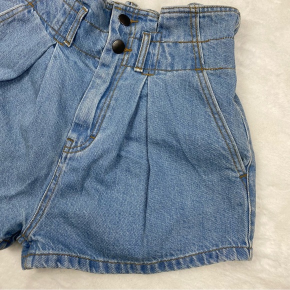 NWOT Pretty Little Thing Petite Mid Blue Wash Denim Shorts - Picture 3 of 13